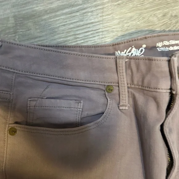 Mossimo Supply Co. Women's size 12 high rise Skinny Jeans in Lavender - Picture 4 of 6
